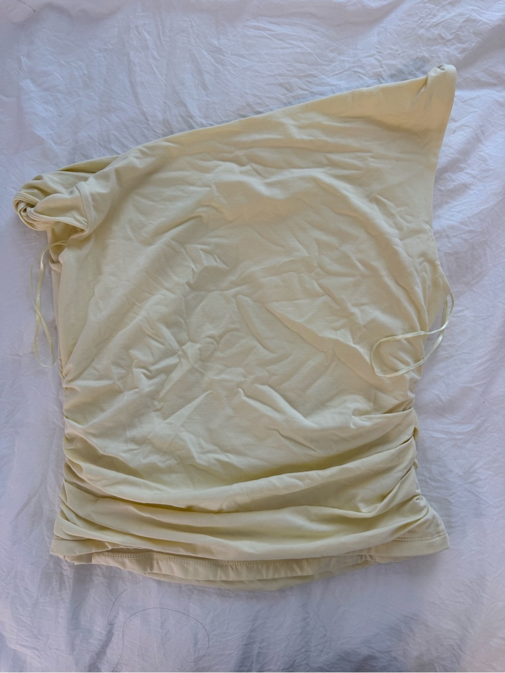 Abercrombie & Fitch One-Shoulder Ruched Crop Top in Pale Yellow